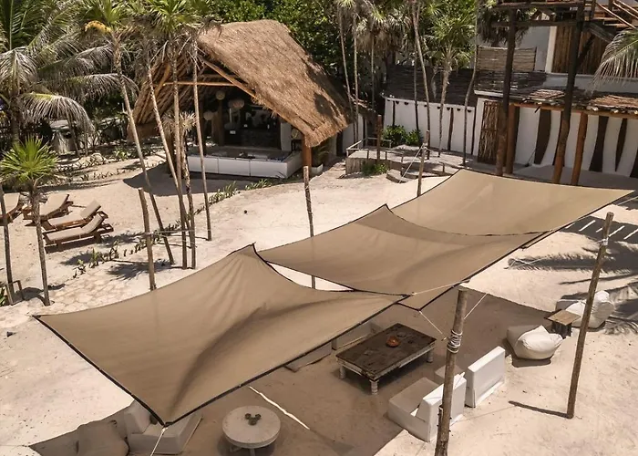 Hotel Niken Beachfront 4*