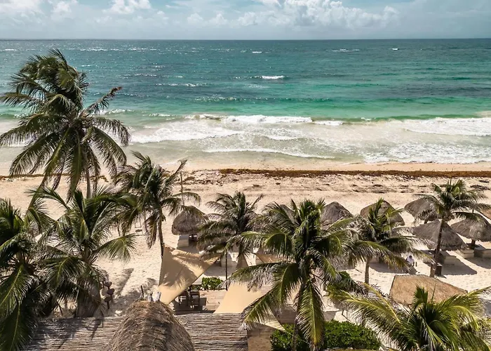 Niken Beachfront Hotel 4*