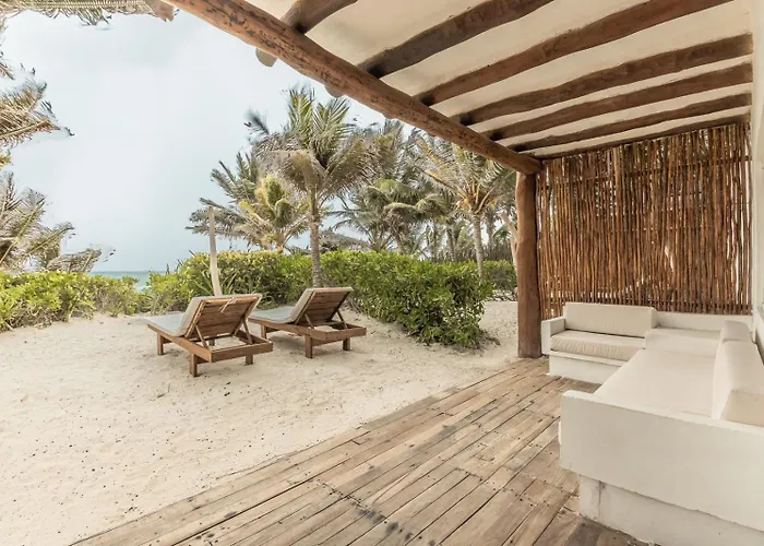 Niken Beachfront Hotel 4*